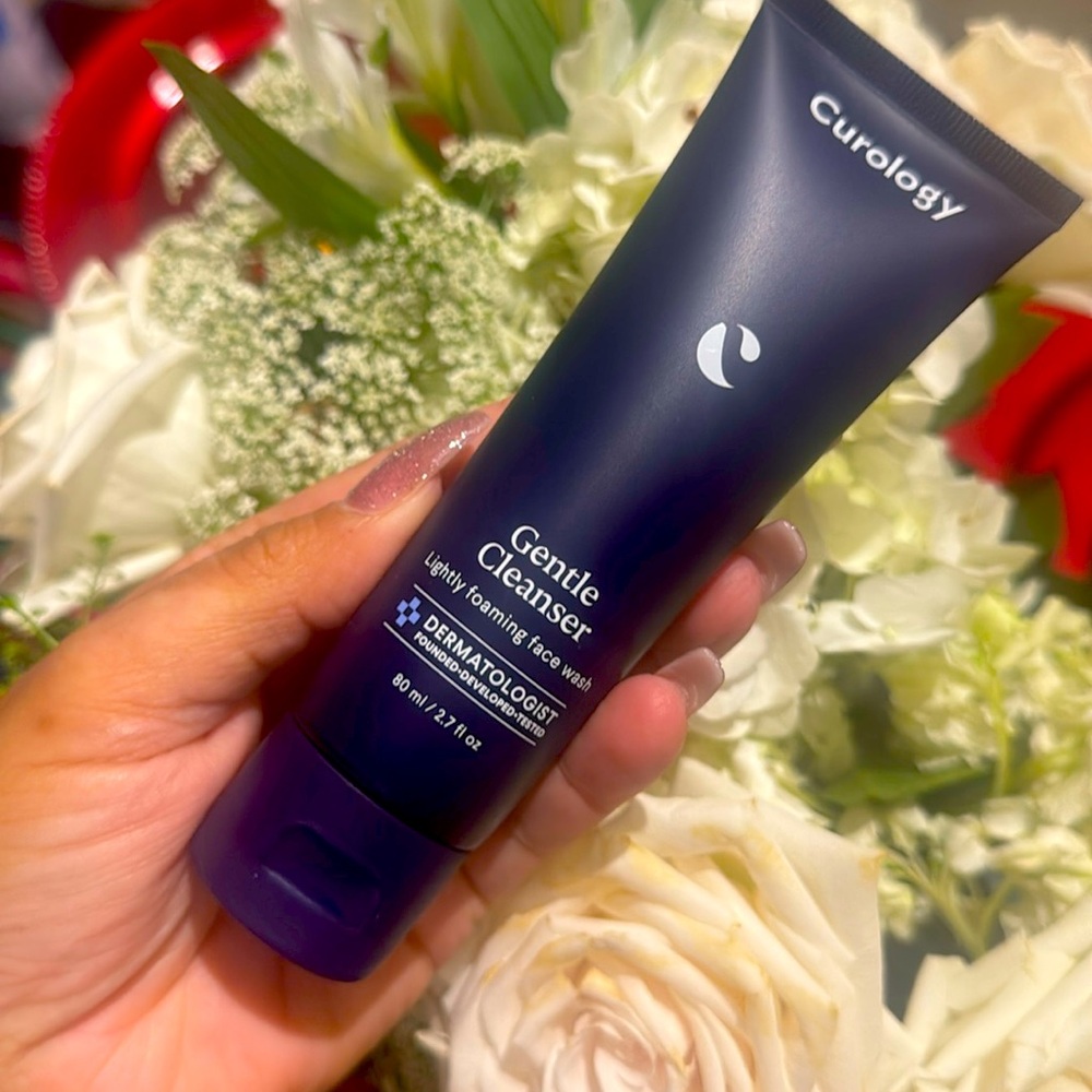 New - ✅- New‎ sealed Curology Cleanser